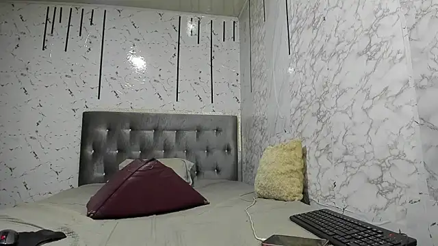 Snapshot of kelleysinedd chatting on November 2025 03:48:02 PM kelleysinedd online show from November 2025 03:48:02 PM