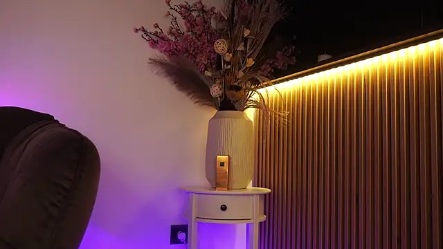 KimyBroox online show from April 2026 08:55:02 PM