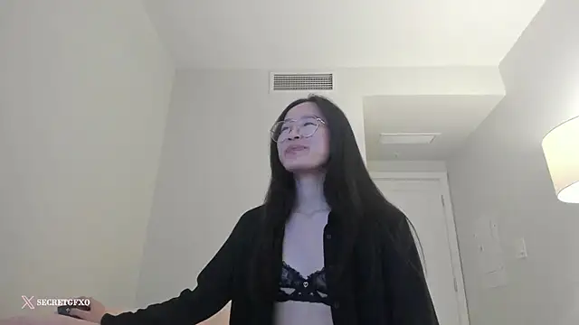 Snapshot of secretgirlfriendxo chatting on January 2025 07:32:01 AM secretgirlfriendxo online show from January 2025 07:32:01 AM