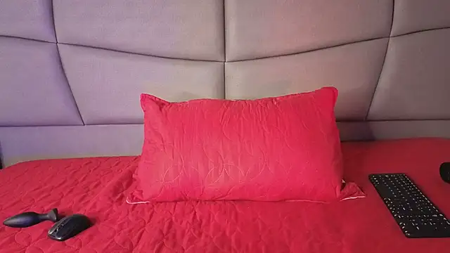 Snapshot of IbethMoon chatting on November 2025 07:40:02 PM IbethMoon online show from November 2025 07:40:02 PM