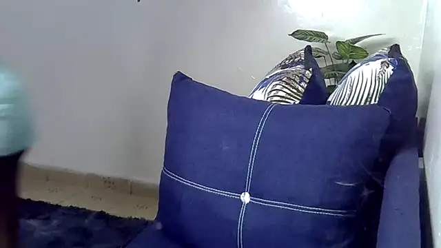 Enkarxx online show from November 2025 06:28:01 AM