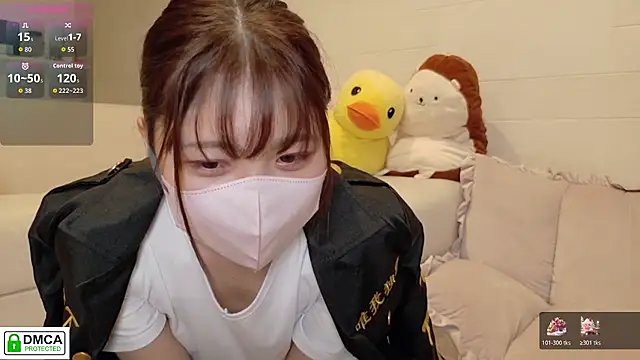 Snapshot of SUZU_ chatting on June 2026 11:04:02 AM SUZU online show from June 2026 11:04:02 AM