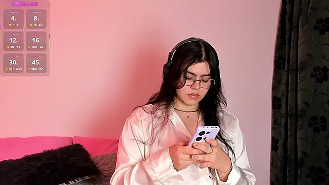 Snapshot of veronica185 chatting on July 2026 03:08:01 AM veronica185 online show from July 2026 03:08:01 AM