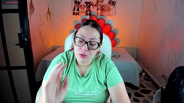 NiickyJones online show from December 2025 10:37:01 PM