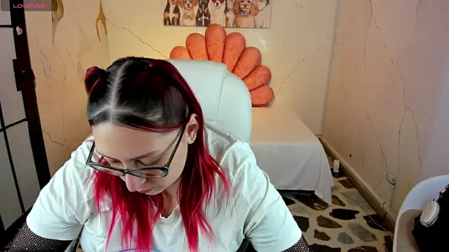 NiickyJones online show from December 2025 04:31:01 PM