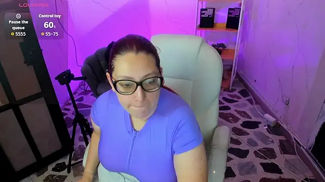 NiickyJones online show from September 2025 09:07:01 PM