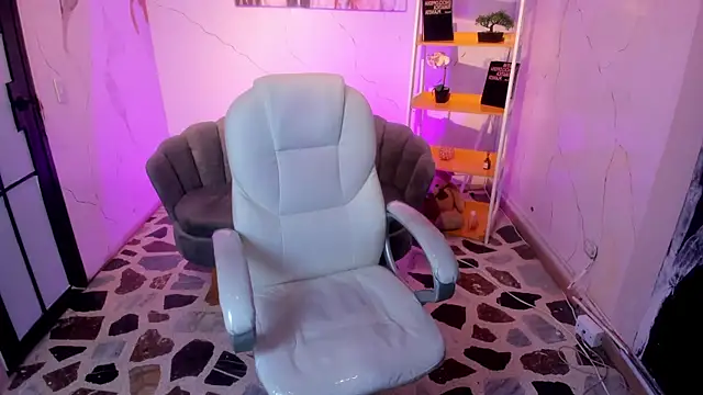 NiickyJones online show from October 2025 01:41:02 PM