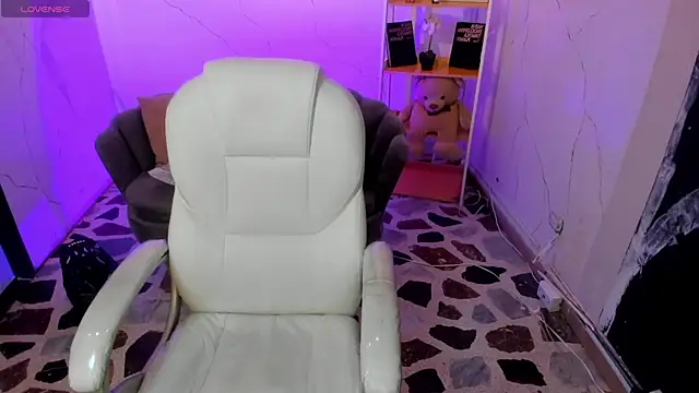NiickyJones online show from October 2025 08:57:01 PM