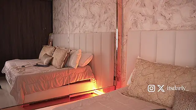 Rosalie vega online show from November 2025 03:01:02 PM