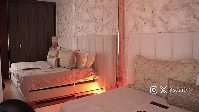 Rosalie vega online show from November 2025 03:24:01 PM