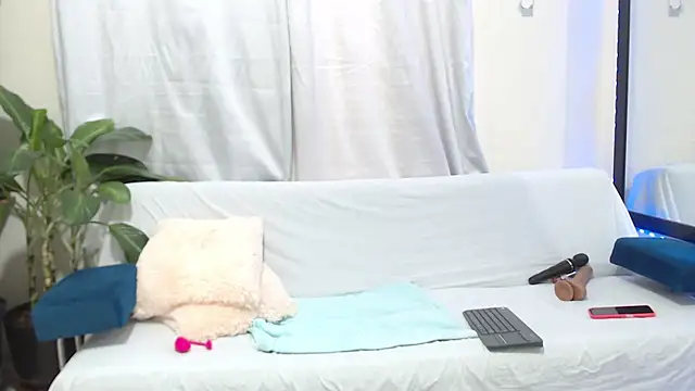 Snapshot of AmbarSofhia chatting on March 2025 09:03:01 PM AmbarSofhia online show from March 2025 09:03:01 PM