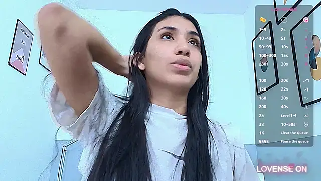 Snapshot of littlee_emilyy_ chatting on December 2024 03:55:01 PM littlee emilyy  online show from December 2024 03:55:01 PM