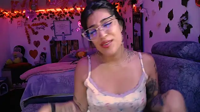 azahar  ziiz online show from February 2025 02:12:01 AM
