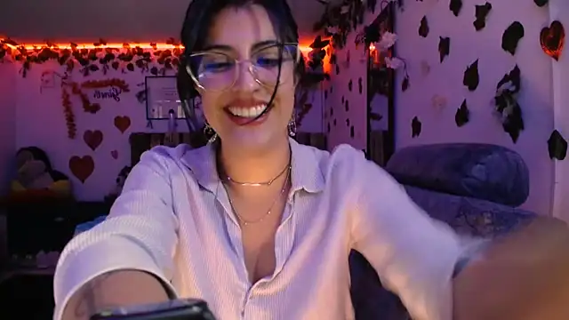 azahar  ziiz online show from March 2025 08:43:02 PM