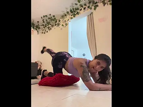 azahar  ziiz online show from January 2026 05:31:02 PM