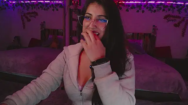 azahar  ziiz online show from November 2025 10:35:02 PM