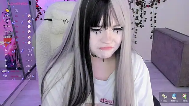 SelenaCute online show from November 2025 12:09:02 PM