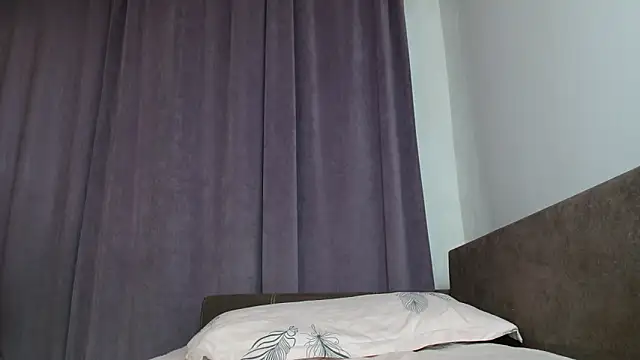 LadyMilfxxx online show from April 2026 04:27:02 AM