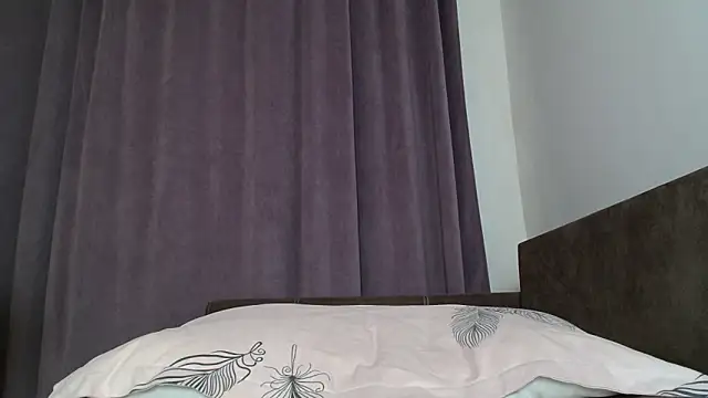 Snapshot of LadyMilfxxx chatting on October 2025 04:13:02 AM LadyMilfxxx online show from October 2025 04:13:02 AM