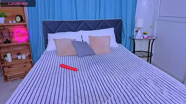 LucieHells online show from February 2026 01:27:02 AM