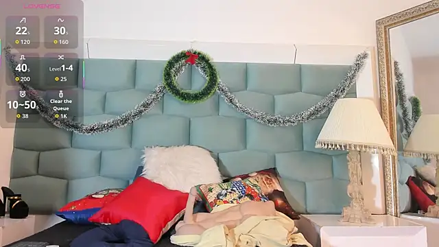 MiaMancini online show from December 2025 09:19:02 PM