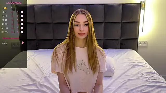 Snapshot of NotElis chatting on March 2025 10:13:02 PM NotElis online show from March 2025 10:13:02 PM