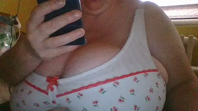 Snapshot of Nataliesbestjuggs chatting on November 2025 10:08:01 AM Nataliesbestjuggs online show from November 2025 10:08:01 AM