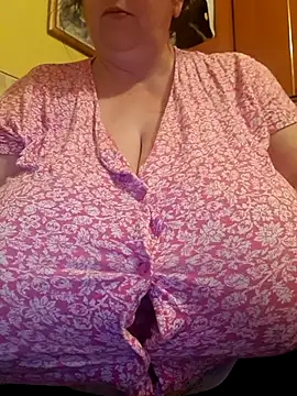 Snapshot of Nataliesbestjuggs chatting on October 2025 07:36:01 PM Nataliesbestjuggs online show from October 2025 07:36:01 PM