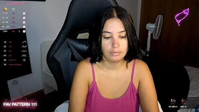 Snapshot of AnnaQueen chatting on September 2025 02:18:01 AM AnnaQueen online show from September 2025 02:18:01 AM