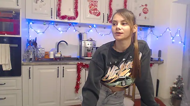 Snapshot of Tasty_Shape chatting on December 2024 03:37:02 PM Tasty Shape online show from December 2024 03:37:02 PM