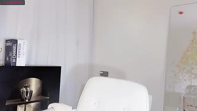 lvy-w online show from December 2025 12:33:02 PM