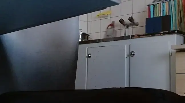 Snapshot of cover_boy chatting on February 2025 03:43:01 PM cover boy online show from February 2025 03:43:01 PM