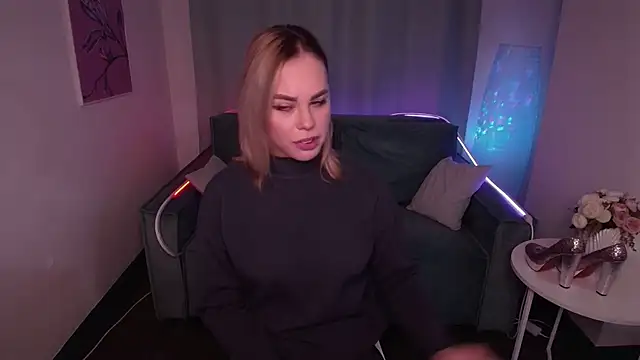 Snapshot of RikaRaily chatting on February 2025 07:49:01 AM RikaRaily online show from February 2025 07:49:01 AM