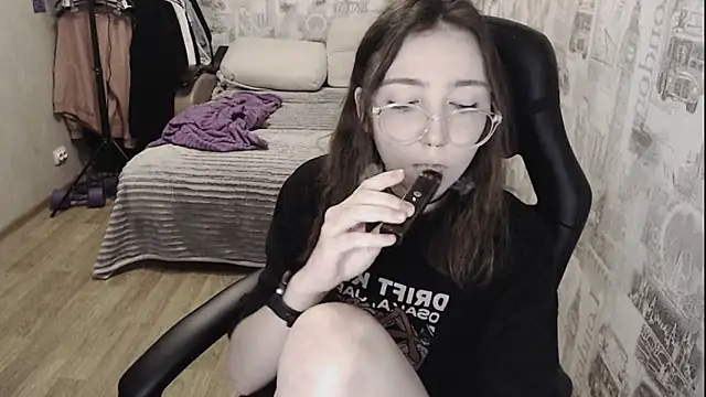 AmeliaKamishiro online show from December 2024 12:35:02 PM