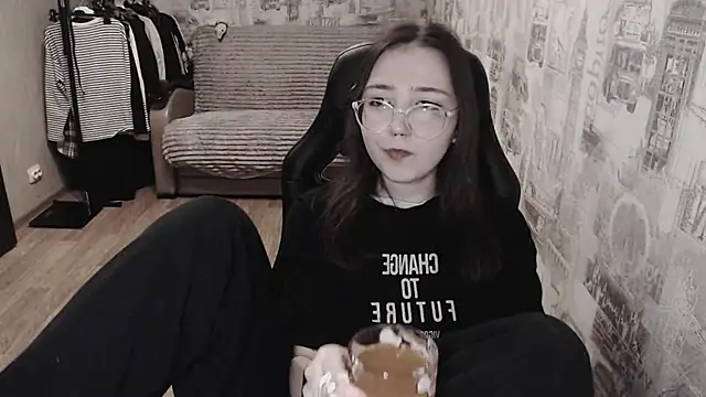 AmeliaKamishiro online show from March 2025 06:22:02 PM