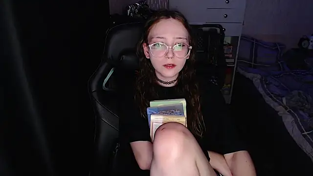 Snapshot of AmeliaKamishiro chatting on November 2025 02:21:01 PM AmeliaKamishiro online show from November 2025 02:21:01 PM