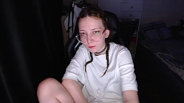 Snapshot of AmeliaKamishiro chatting on November 2025 02:33:01 AM AmeliaKamishiro online show from November 2025 02:33:01 AM