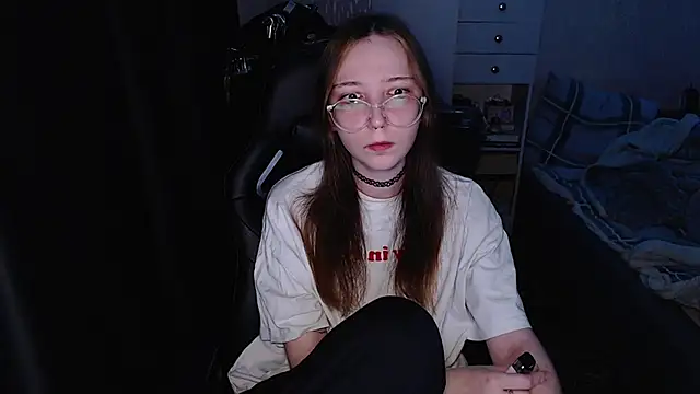 Snapshot of AmeliaKamishiro chatting on November 2025 04:12:02 AM AmeliaKamishiro online show from November 2025 04:12:02 AM