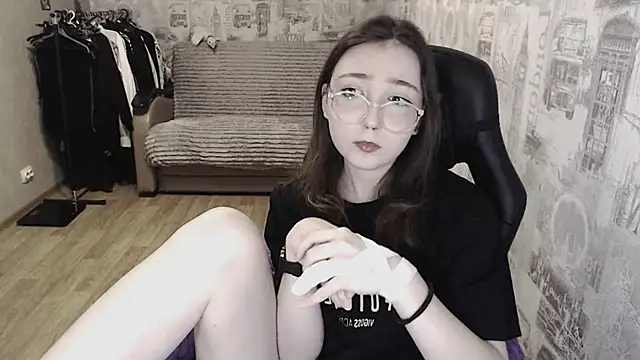 AmeliaKamishiro online show from February 2025 07:59:01 PM