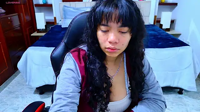 laureentt  online show from November 2025 03:16:01 AM