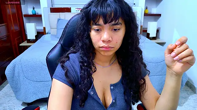 laureentt  online show from November 2025 03:10:02 AM