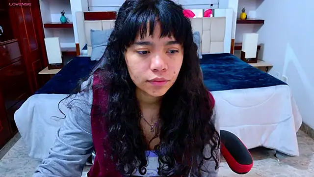 laureentt  online show from October 2025 03:06:02 AM