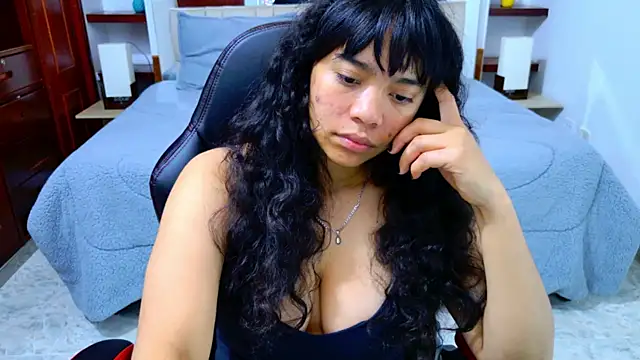 laureentt  online show from November 2025 03:09:02 AM