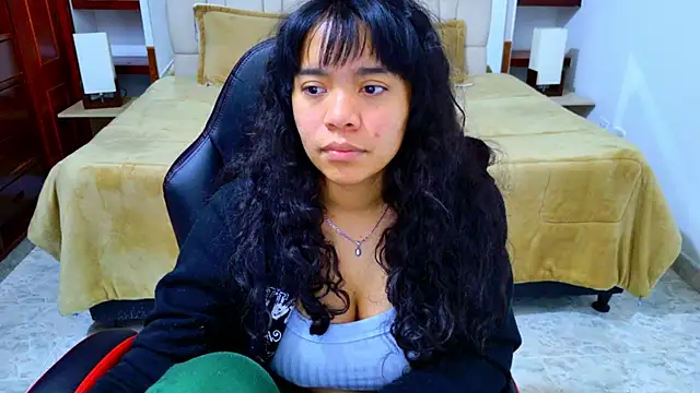 laureentt  online show from November 2025 03:39:02 AM