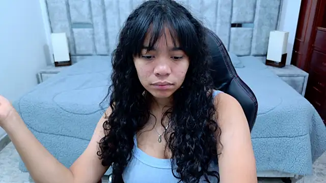 laureentt  online show from February 2026 03:27:02 AM