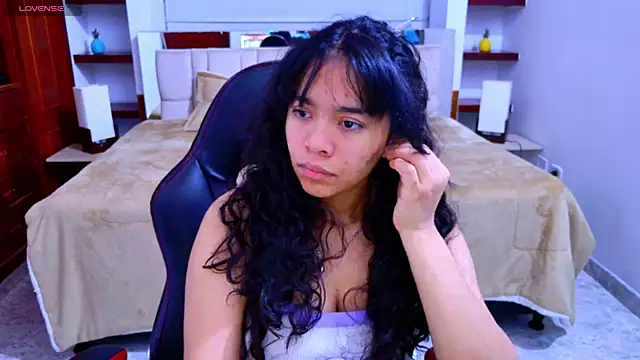 laureentt  online show from October 2025 03:18:02 AM