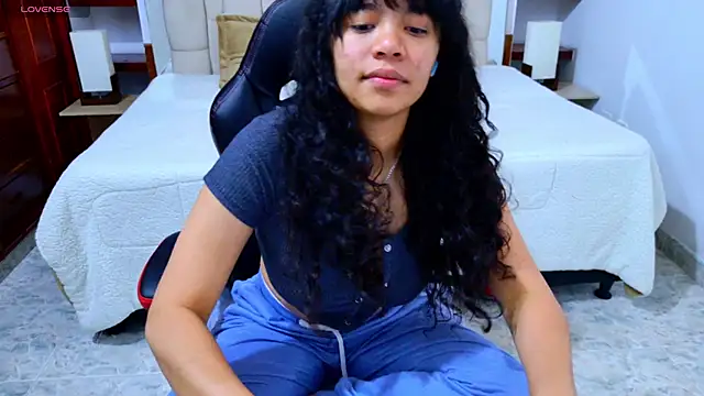 laureentt  online show from December 2025 03:09:01 AM