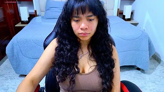 laureentt  online show from November 2025 03:10:01 AM