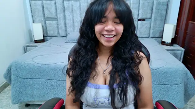 laureentt  online show from February 2026 03:17:01 AM