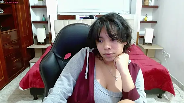 laureentt  online show from March 2025 09:22:02 AM